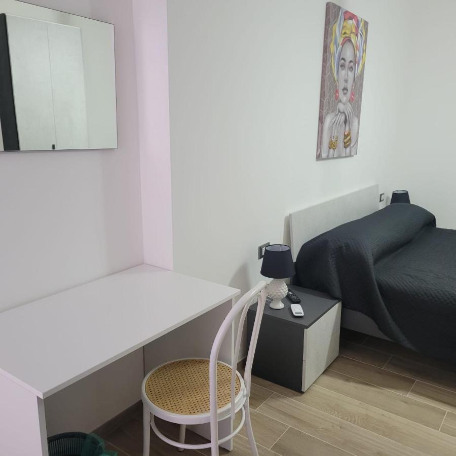 B&B Dei Sogni In Centro, Con Facilita Di Parcheggio Cosenza Bagian luar foto